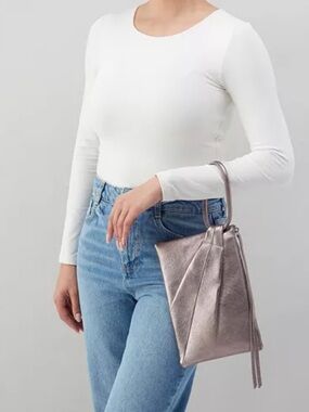 NWT HOBO Women's Sheila Soft Ring Clutch